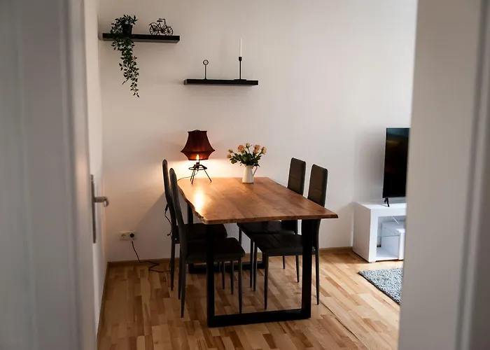 04 Im Carre Charlott *